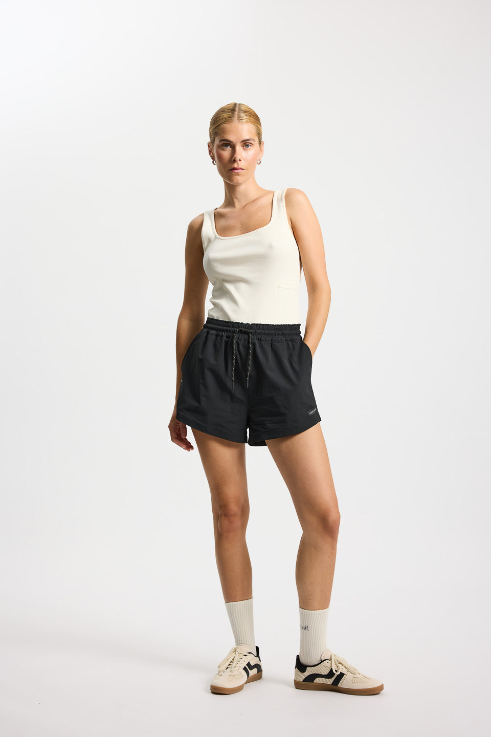 Rethinkit Soft Woven Track Shorts Petra Stroll Shorts 0021 black
