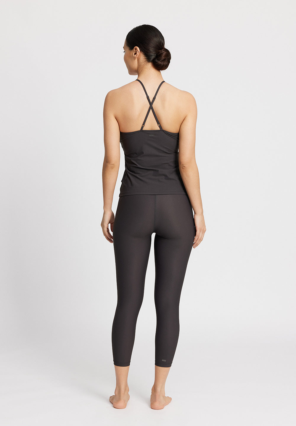 Rethinkit Top thin straps Arosa sports bra 0022 almost black