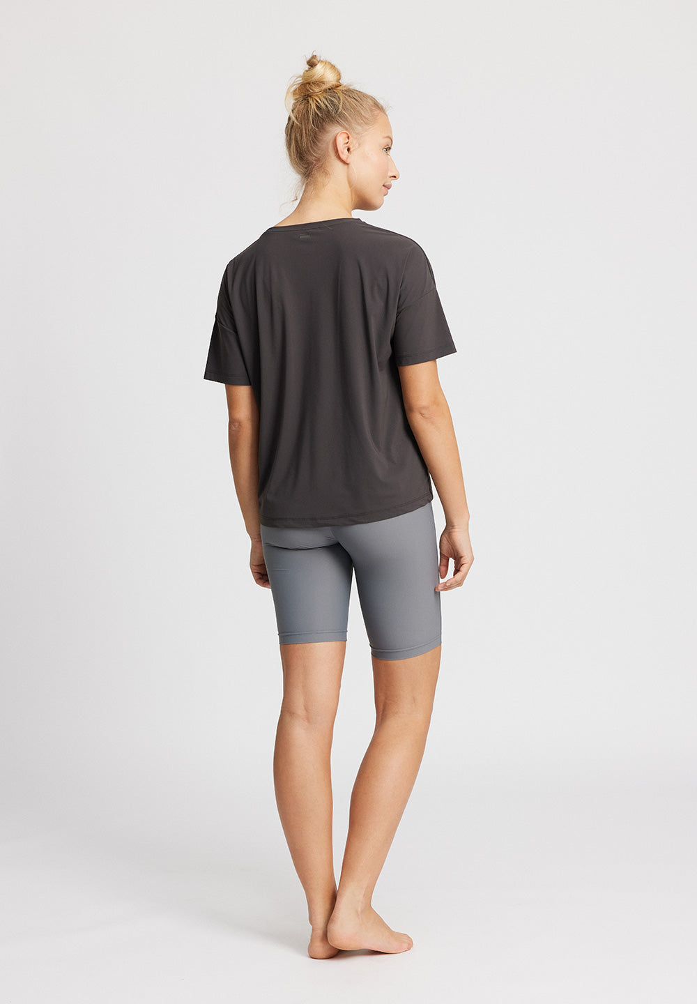 Rethinkit Vela Loose tee Tee 0022 almost black