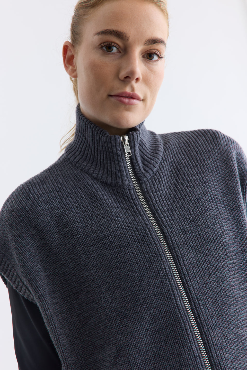 Rethinkit Wool Zip Vest Oslo Knitted Tops 0107 dark melange grey